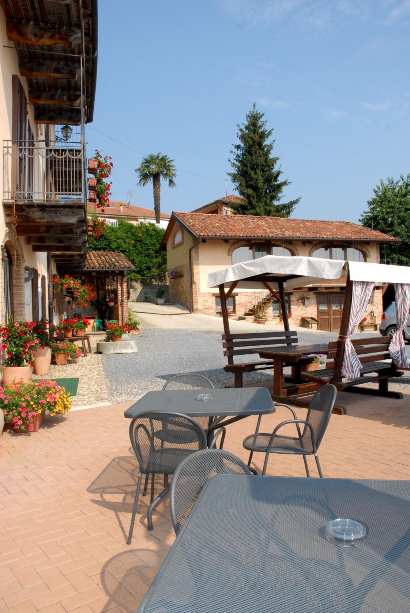 Il Borgo B&B Castellinaldo Exterior photo